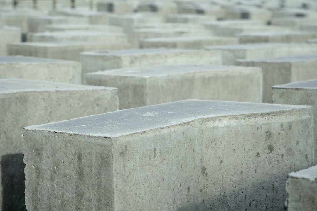 a-close-up-of-some-stone-blocks-cxalrpfrapu